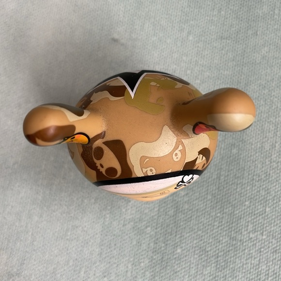 Kidrobot Dunny Series 3 Tokidoki Simone Legno Figure 2006 - Picture 4 of 9